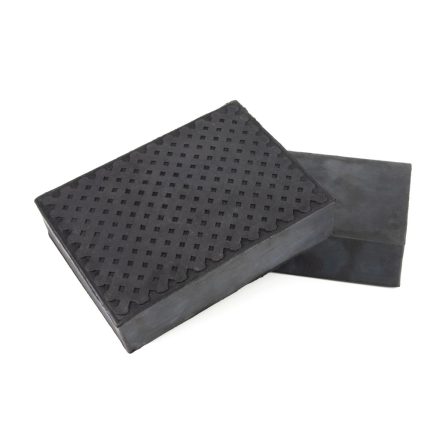 GK165x120x37 | Gumikocka téglatest 165x120 x 37 mm magas - tömör - keresztmintás